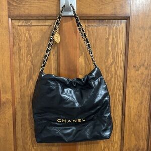 Chanel Black Quilted Leather Shoulder Bag with Gold Chain